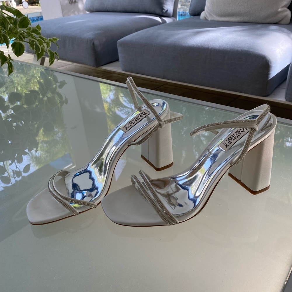 Badgley Mischka White and Silver Heeled Sandals Size 8.5